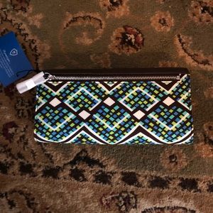 Vera Bradley Audrey Wallet Rain Forest pattern